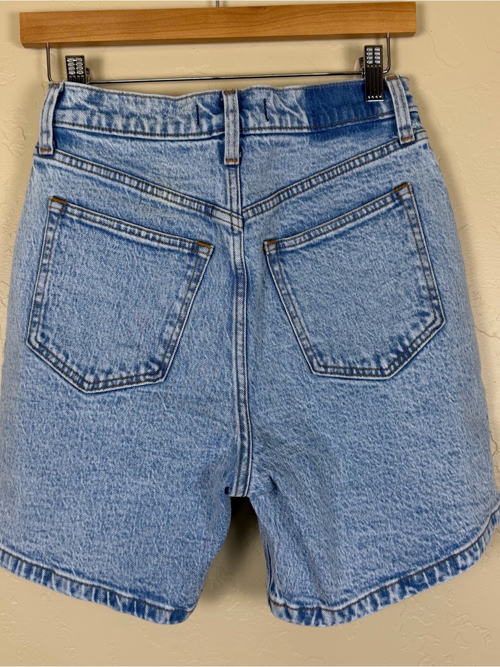Abercrombie & Fitch Women’s High Rise Dad Short in Light Size 26 - Picture 5 of 7